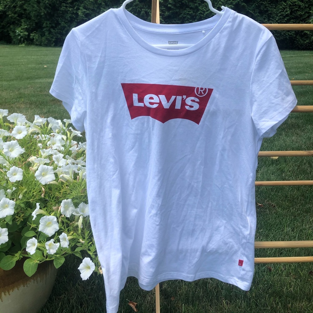 LEVI’S White and Red Top
